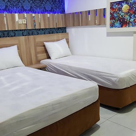 Omah Seroja Hotel Semarang Luaran gambar