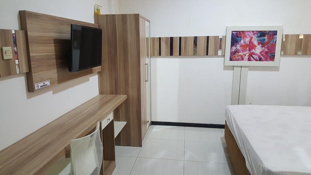 Omah Seroja Hotel Semarang Luaran gambar